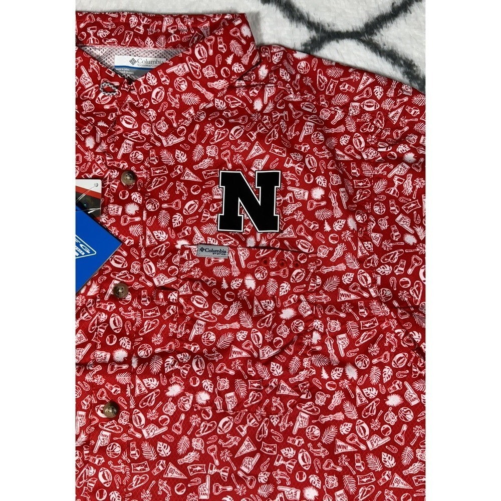 COLUMBIA Nebraska Cornhuskers Super Slack Tide Button-Up Shirt Men's M *NEW* $65 - Picture 6 of 10